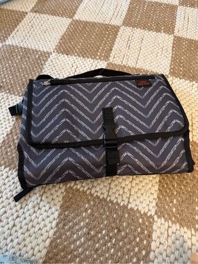 Unbranded Kids Navy Chevron Foldable Toiletry Bag with Carry Strap